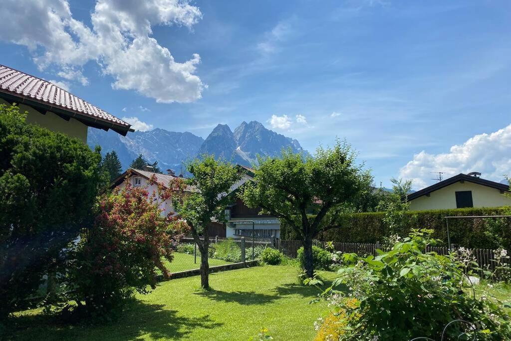 Haus Mit Wunderschoenem Ausblick Und Garten Garmisch-Partenkirchen Luaran gambar