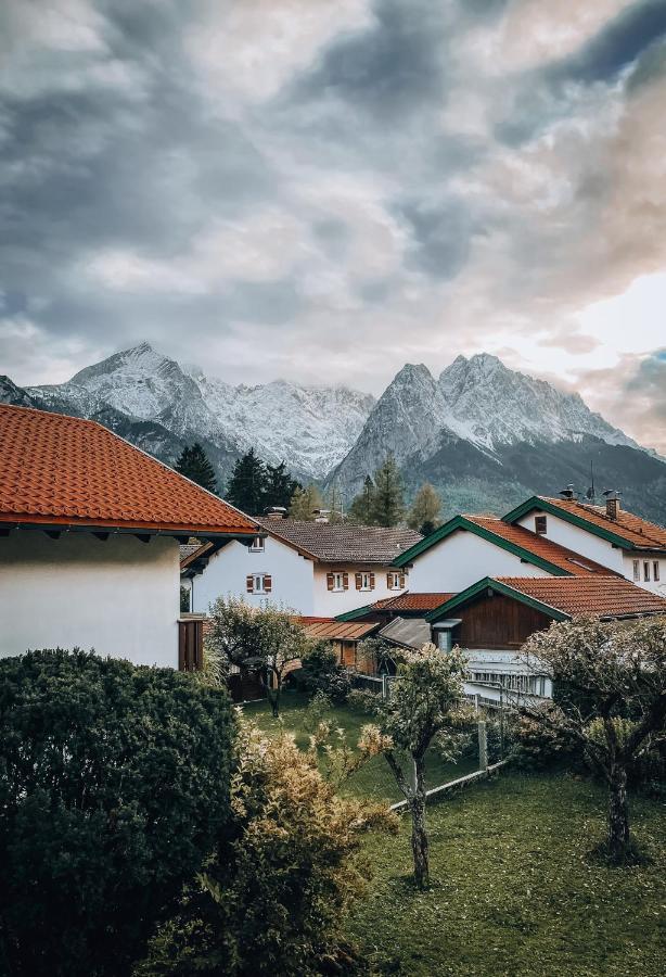 Haus Mit Wunderschoenem Ausblick Und Garten Garmisch-Partenkirchen Luaran gambar