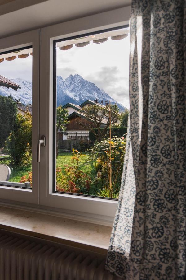 Haus Mit Wunderschoenem Ausblick Und Garten Garmisch-Partenkirchen Luaran gambar