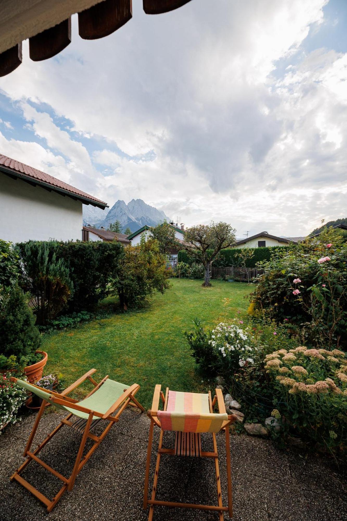 Haus Mit Wunderschoenem Ausblick Und Garten Garmisch-Partenkirchen Luaran gambar